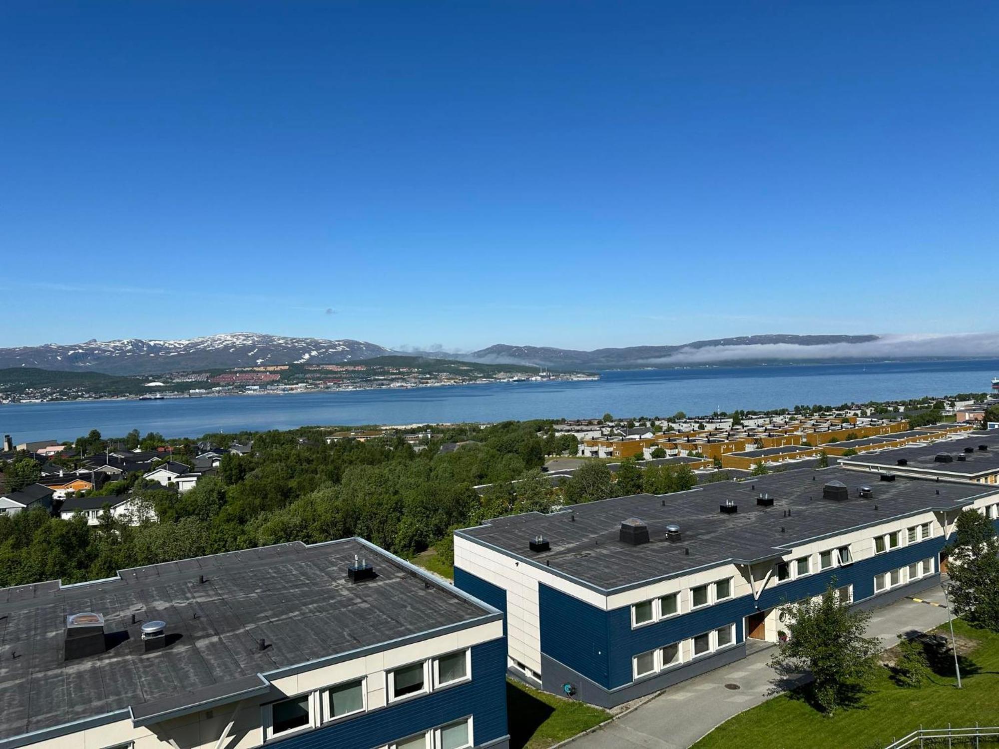 Arctic Inn, Cozy Single Bed Private Room In A Shared Apartment With Stunning Tromso Views Екстериор снимка